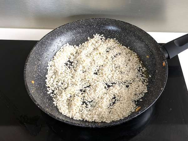 Zamrznjena rižota z morskimi sadeži: idealna rešitev za hitro in okusno - Priprava korak 5