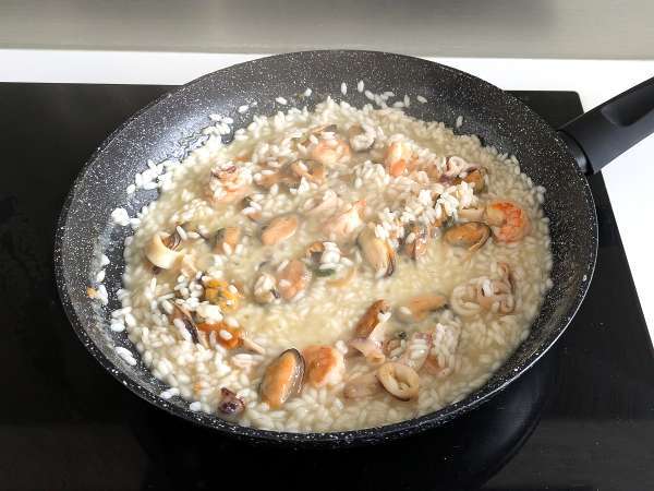 Zamrznjena rižota z morskimi sadeži: idealna rešitev za hitro in okusno - Priprava korak 7