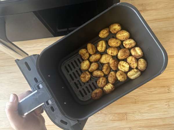 Njoki z airfryerjem: recept za sladico s cimetom, ki ga lahko uživate! - Priprava korak 3