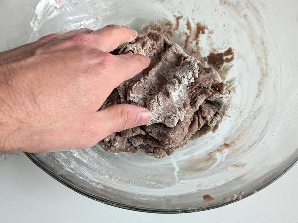 Krofi z rdečim vinom: babičin recept, ki bi ga moral poznati vsak! - Priprava korak 3