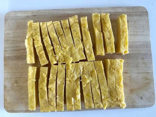 Polenta, ocvrta v zračnem cvrtniku: hrustljava, zdrava in brez glutena - Priprava korak 5