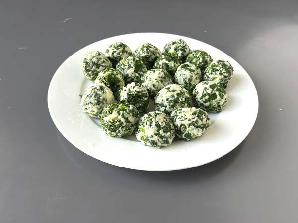 Špinača in rikota malfatti, enostaven recept za domače testenine brez gnetenja - Priprava korak 6