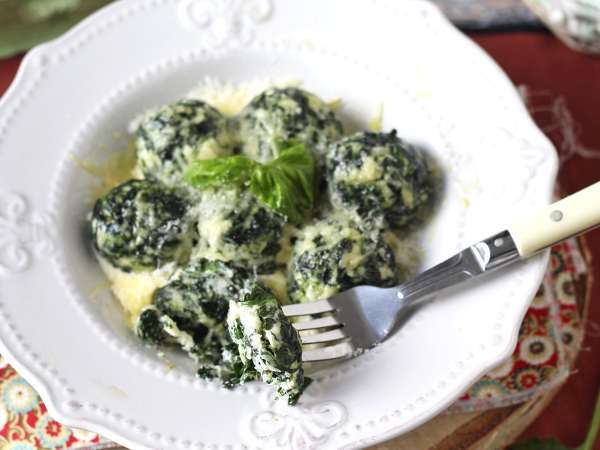 Špinača in rikota malfatti, enostaven recept za domače testenine brez gnetenja - Priprava korak 9