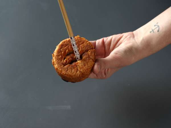 Cruffins, kombinacija rogljička in mafina, s kremo in čokolado. - Priprava korak 13