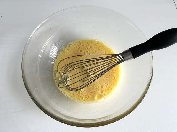 Ovseni kruh brez glutena z jogurtom in jajci: zdrav in enostaven recept, poln beljakovin - Priprava korak 1