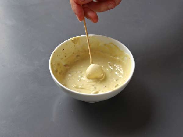 Franui s pistacijami, slastnimi prevlečenimi malinami, taljenjem in hrustljavostjo. - Priprava korak 5