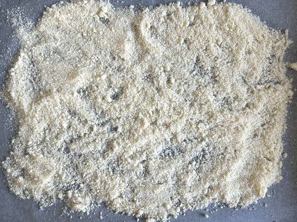 Super hrustljavi domači čebulni in parmezanov čips - Priprava korak 2