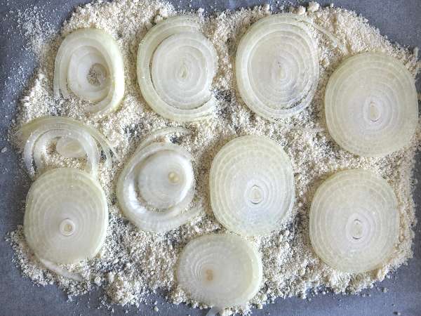 Super hrustljavi domači čebulni in parmezanov čips - Priprava korak 3