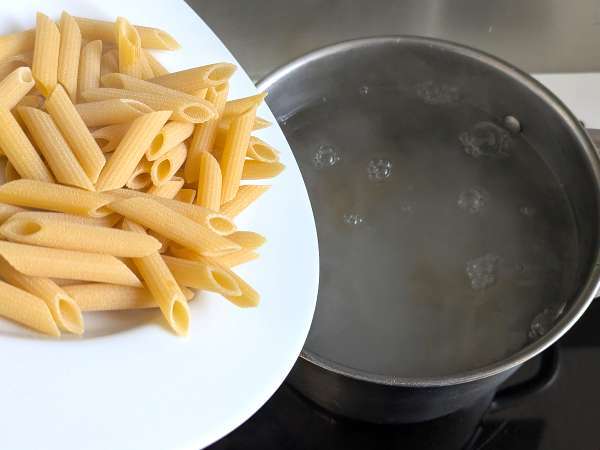 Testenine s smetano in šunko: kremne, hitre in neustavljive! - Priprava korak 3