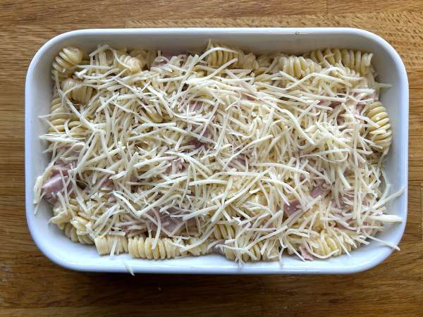 Gratin iz testenin s šunko in sirom v sušilniku airfryer - Priprava korak 3