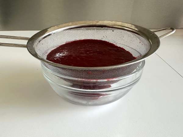 Kako pripraviti enostaven in popoln jagodni coulis - Priprava korak 3