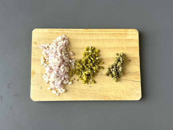 Tartar de fuet: ekspresna različica klasičnega tatarskega biftka - Priprava korak 2