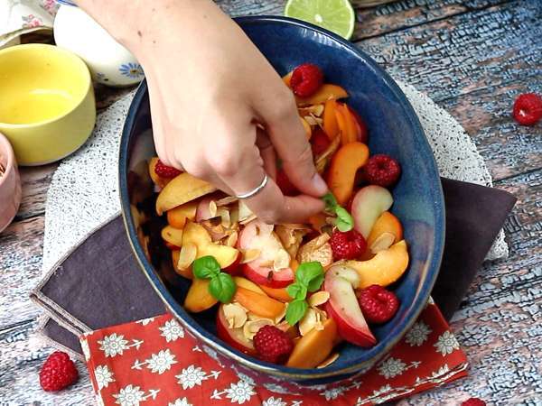 Sadna solata: breskev, marelica, malina in drugo! - Priprava korak 5