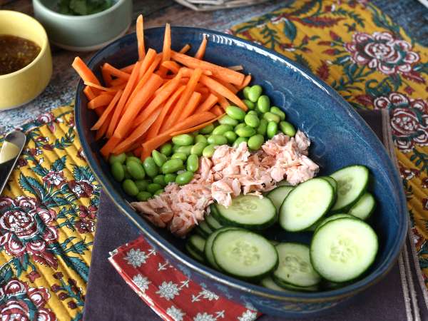 Hrustljava, začinjena solata s hrustljavim rižem iz lososa! - Priprava korak 6