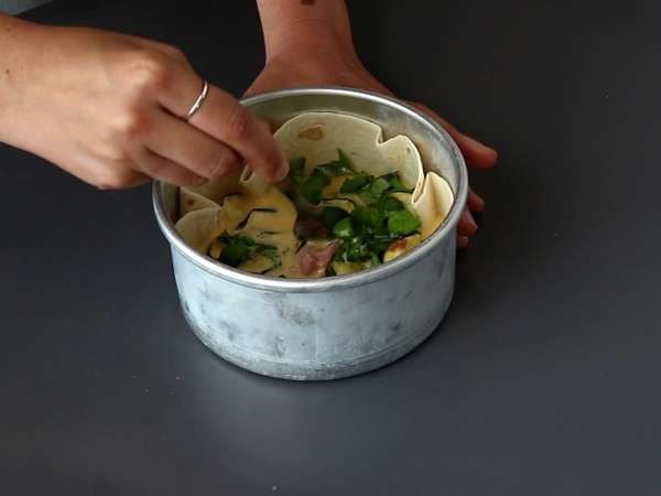 Kviš brez peciva s tortiljo? To je mogoče! Lahkoten recept - Priprava korak 5