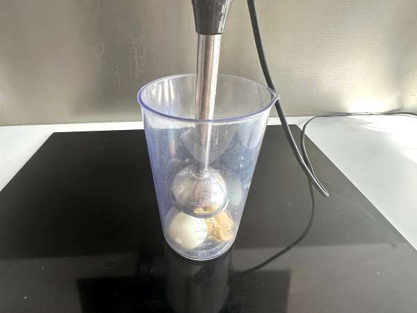 Majoneza iz beljakovinskih jajc: lahka, okusna in brez olja - Priprava korak 2