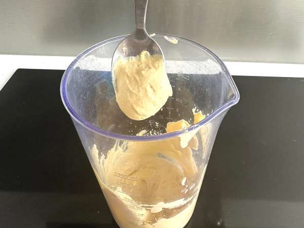 Majoneza iz beljakovinskih jajc: lahka, okusna in brez olja - Priprava korak 3