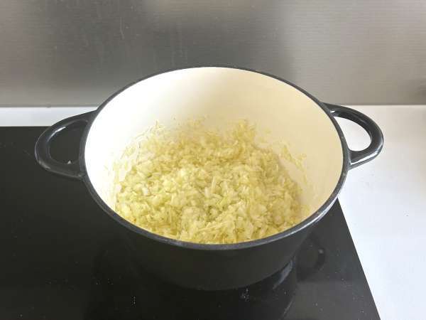 Tradicionalno maroško pecivo z opečnim testom, piščancem in začimbami - Priprava korak 2