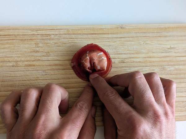 Tortelloni di bresaola, polnjeni z rukolo in sirom rikota: okusni in pripravljeni v 10 minutah! - Priprava korak 6