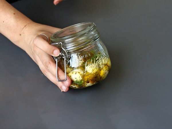 Marinirane kroglice mocarele za aperitiv ali solato! - Priprava korak 5