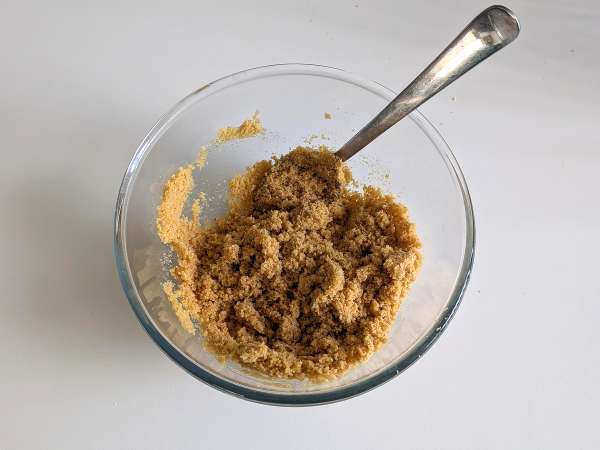 Slan sirni kolač z baziliko in češnjevim paradižnikom: okusna ideja za bifeje in aperitive - Priprava korak 2