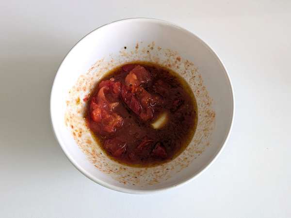 Slan sirni kolač z baziliko in češnjevim paradižnikom: okusna ideja za bifeje in aperitive - Priprava korak 8