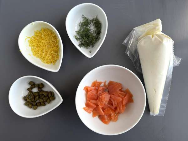 Aperitivni namaz iz dimljenega lososa - Priprava korak 1