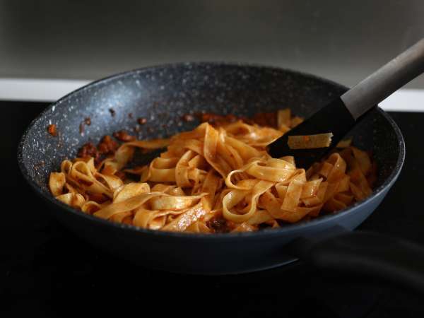 Testenine z bolonjsko omako - tagliatelle al ragù alla bolognese - Priprava korak 8