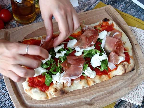 Okusna pinsa, ki jo pripravite zelo hitro - Priprava korak 4