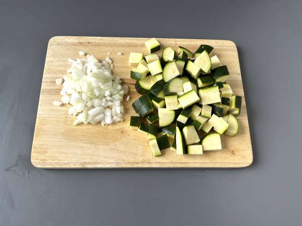 Krema iz bučk z zelenim jabolkom in jogurtom, pripravljena v 30 minutah - Priprava korak 1