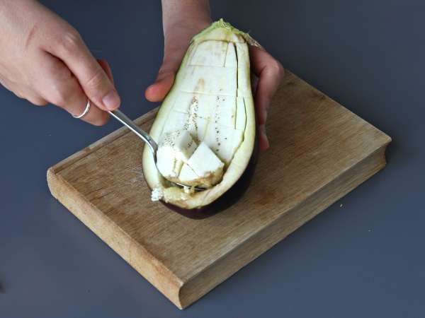 Polnjeni jajčevci z mocarelo au gratin - Priprava korak 1