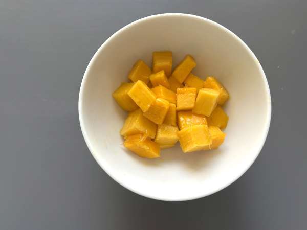 Mango bingsu, slastna korejska sladica z mangom, ki je uspešnica po vsem svetu - Priprava korak 6