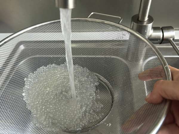 Mango sago, azijska sladica s tapiokom in mangom, ki osvoji s svojo preprostostjo. - Priprava korak 6