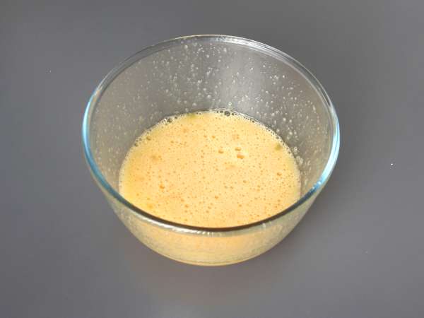 Izjemno enostavna torta z orehi, pripravljena iz samo 4 sestavin - Priprava korak 1