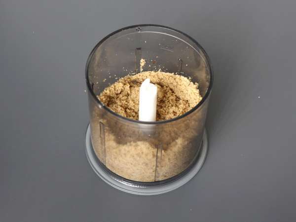 Izjemno enostavna torta z orehi, pripravljena iz samo 4 sestavin - Priprava korak 2