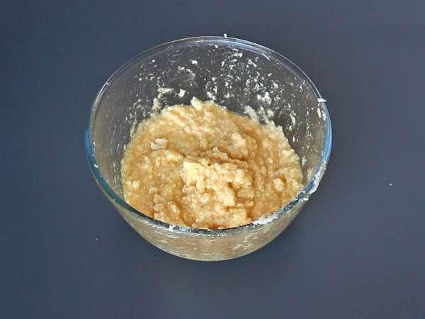 Piškotki s cimetovimi zvitki, ki se topijo v ustih in so hrustljavi ter imajo dober okus po cimetu. - Priprava korak 3