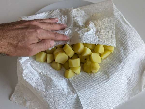 Kremni pečen krompir cacio e pepe: enostavna priloga, ki vsakogar spravi ob pamet! - Priprava korak 3