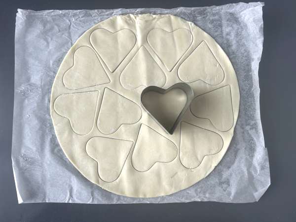 Piškoti z duhovi: najlažji in najzabavnejši recept za noč čarovnic, ki ga lahko pripravite z otroki - Priprava korak 1