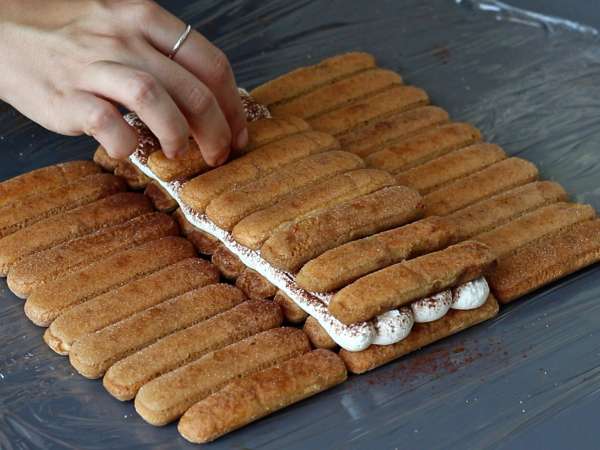 Tiramisu v obliki polena brez kalupa za ljubitelje kave - Priprava korak 6