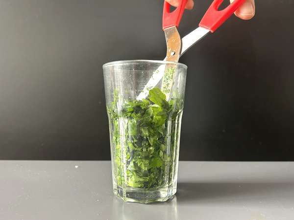 Hiter in enostaven recept za gobe, ocvrte v ponvi - Priprava korak 3