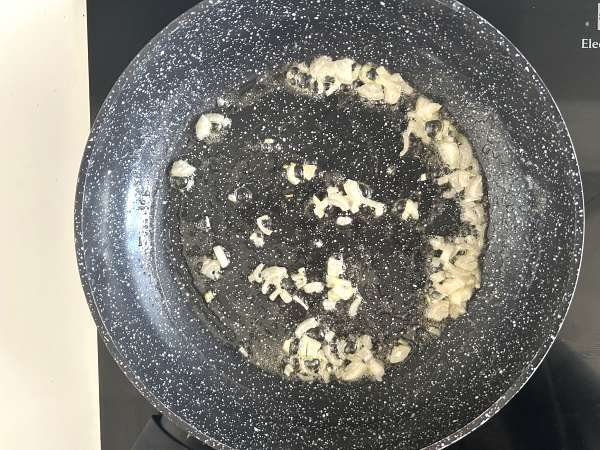 Domača poprova omaka: kremasta, dišeča in izjemno enostavna! - Priprava korak 3