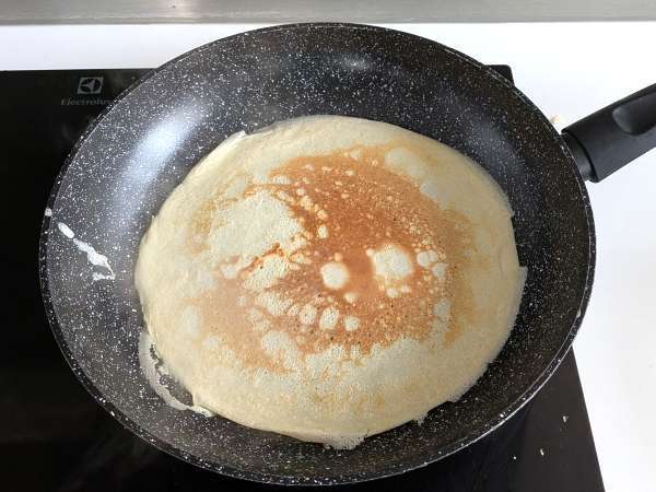 Crespelle rikota in gobe: popoln kremni vegetarijanski recept za vsako priložnost - Priprava korak 5