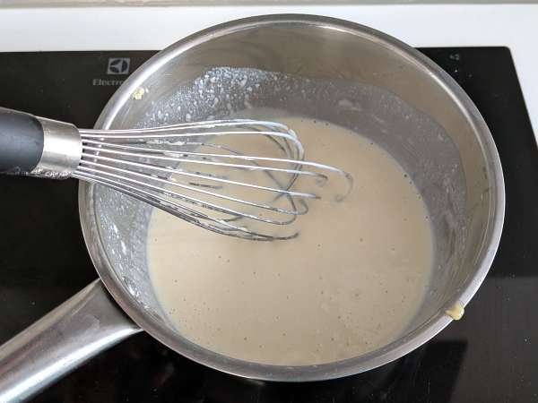 Crespelle rikota in gobe: popoln kremni vegetarijanski recept za vsako priložnost - Priprava korak 7