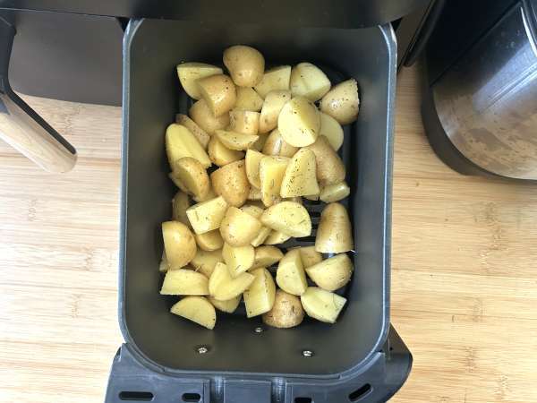 Hrustljavo, v ustih se topi kozji sir, opečen z Air Fryerjem: absolutno udobje! - Priprava korak 2