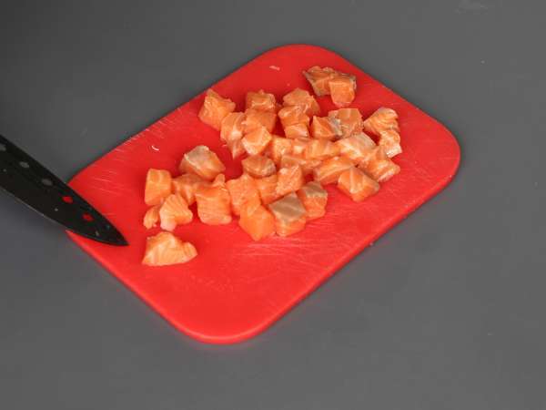 Azijski tacos: lososov tatar v riževem čipsu - Priprava korak 3