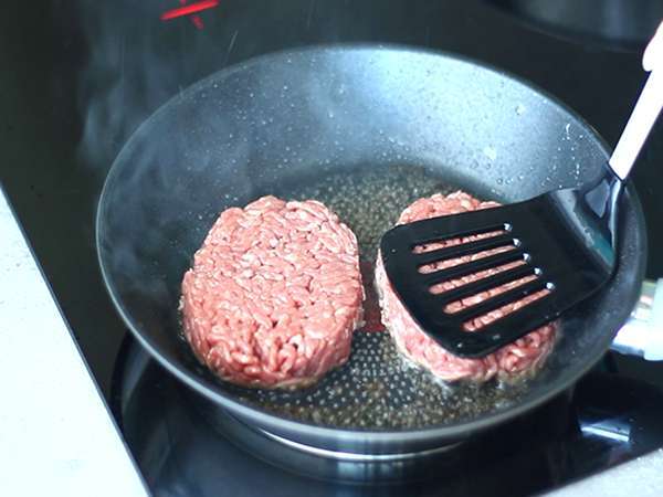 Cheeseburger, slavni burger, ki ga obožujejo vsi! - Priprava korak 2