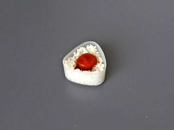 Onigiri z jajčnimi rumenjaki, konzerviranimi v sojini omaki - Priprava korak 5