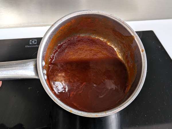 Mesne kroglice v zračnem cvrtniku s sladko-kislo žar omako: enostaven in okusen recept - Priprava korak 3