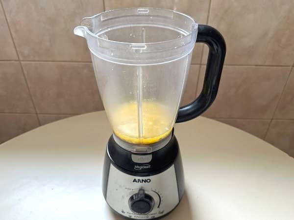 Caipirinha de maracujá batida: bolj kremasta in osvežilna različica brazilske klasike - Priprava korak 1