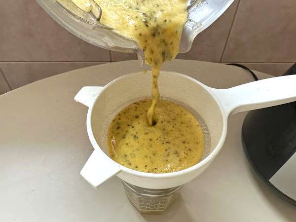 Caipirinha de maracujá batida: bolj kremasta in osvežilna različica brazilske klasike - Priprava korak 2